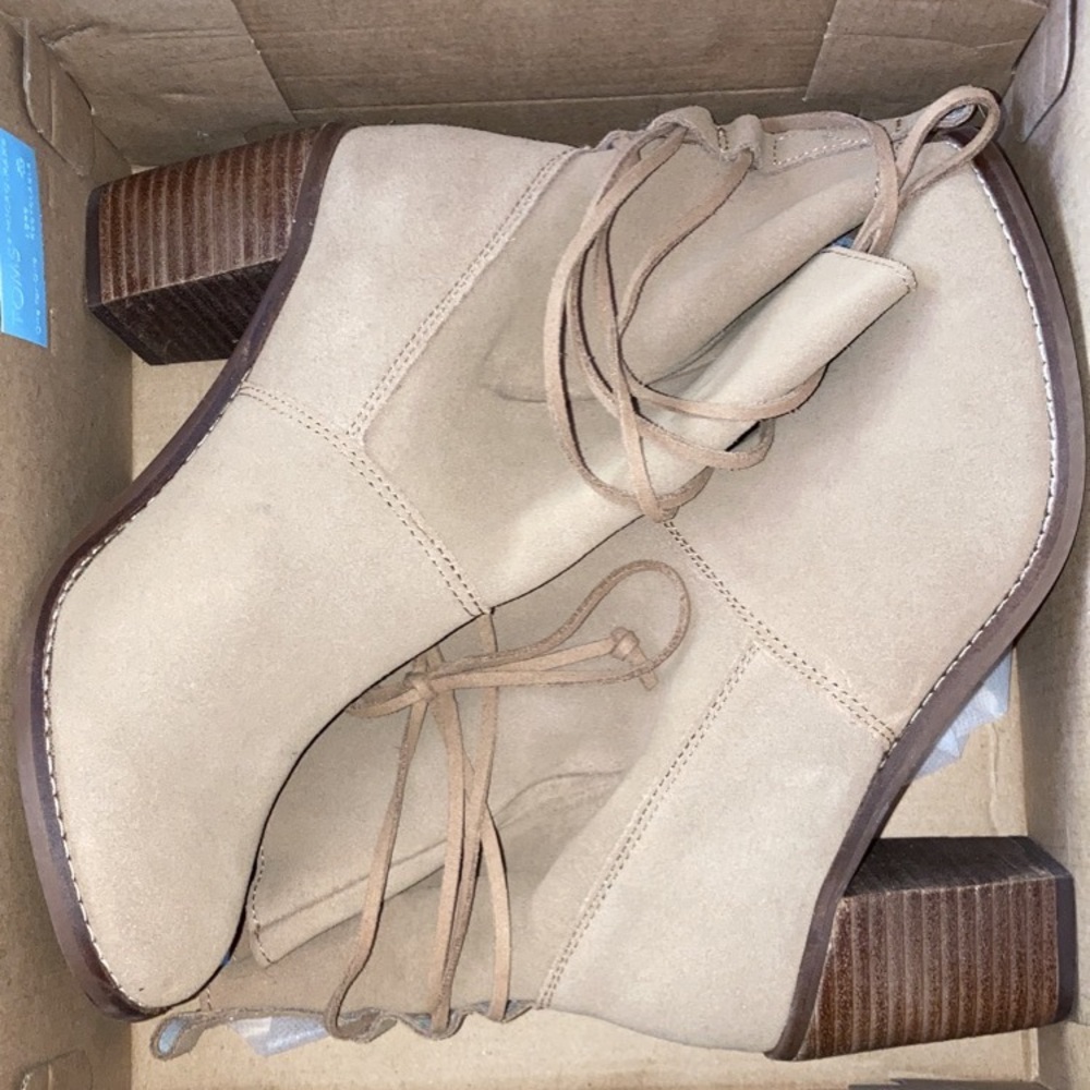 Beautiful Tom Heeled boot